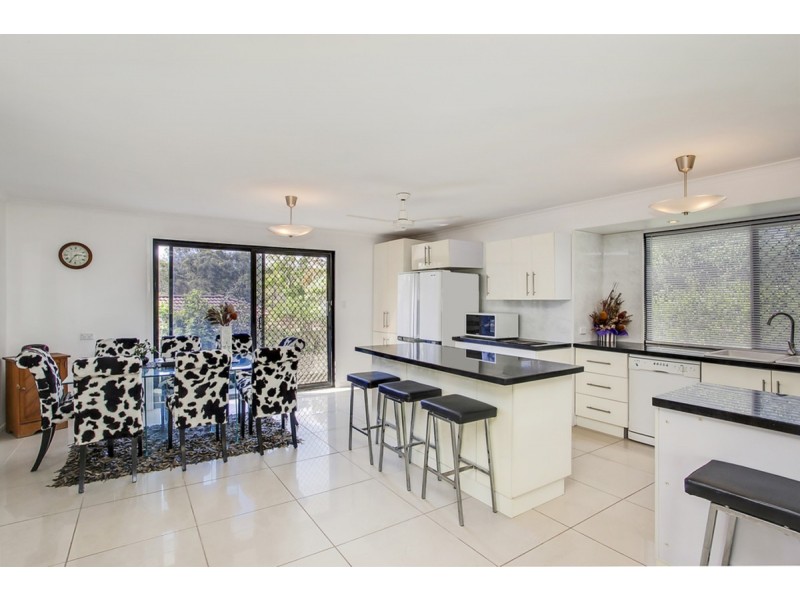 28 Richard Crescent, Highland Park QLD 4211