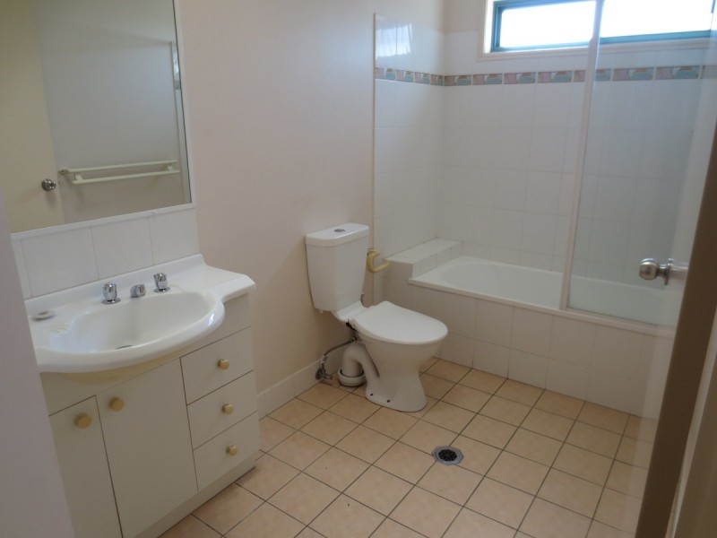 8 Inverness Court, Nerang QLD 4211