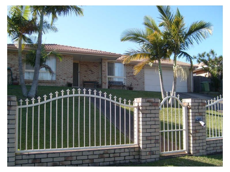 4 Regal Court, Highland Park QLD 4211