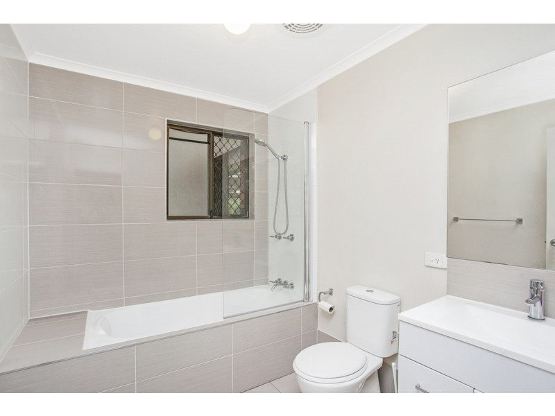 1 Woolmere Street, Carrara QLD 4211