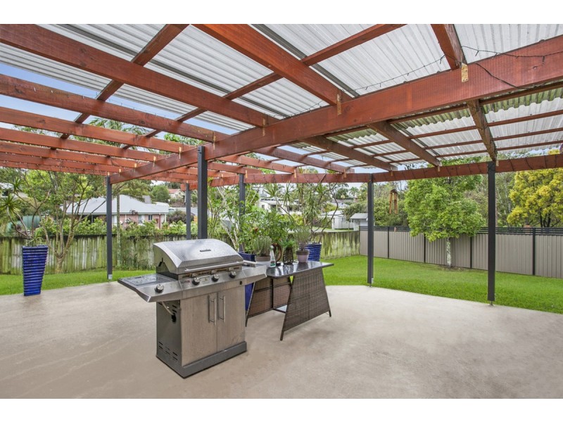 1 Woolmere Street, Carrara QLD 4211