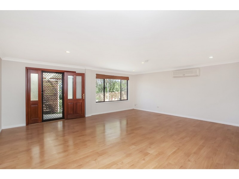 6 Garnet Court, Carrara QLD 4211