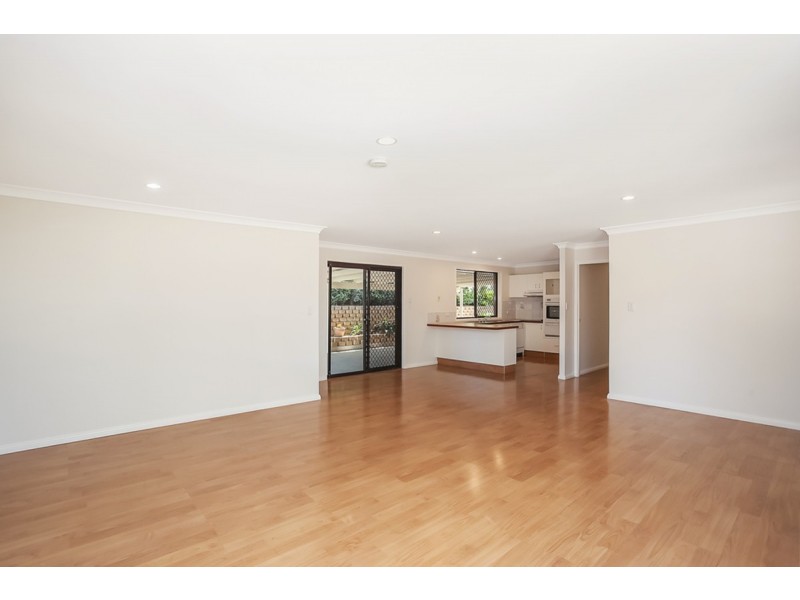 6 Garnet Court, Carrara QLD 4211