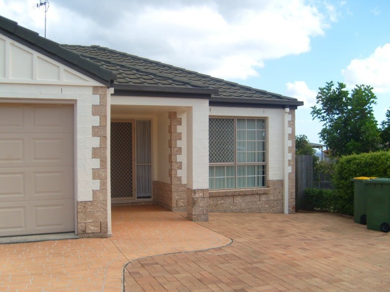 2/83 Kincaid Drive, Highland Park QLD 4211