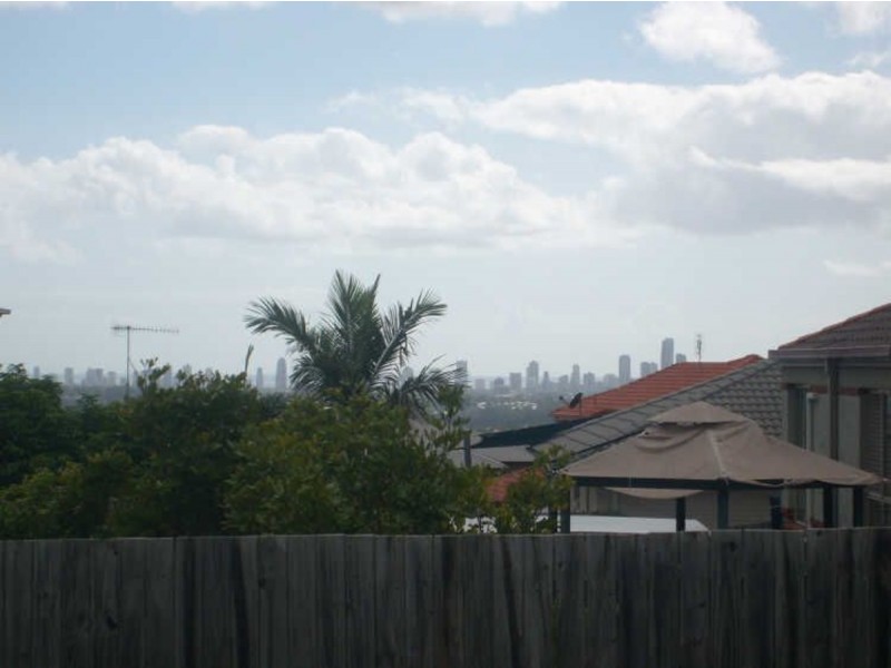 2/83 Kincaid Drive, Highland Park QLD 4211