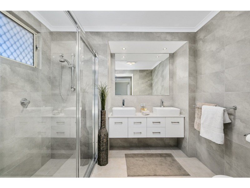 7 Pauline Place, Highland Park QLD 4211