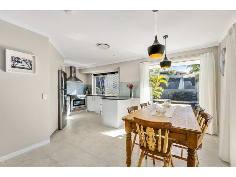 7 Pauline Place, Highland Park QLD 4211
