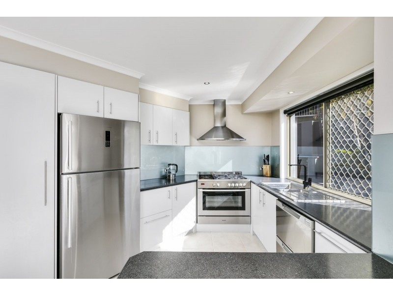 7 Pauline Place, Highland Park QLD 4211