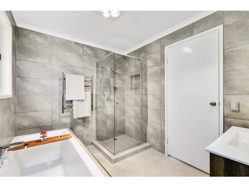 7 Pauline Place, Highland Park QLD 4211