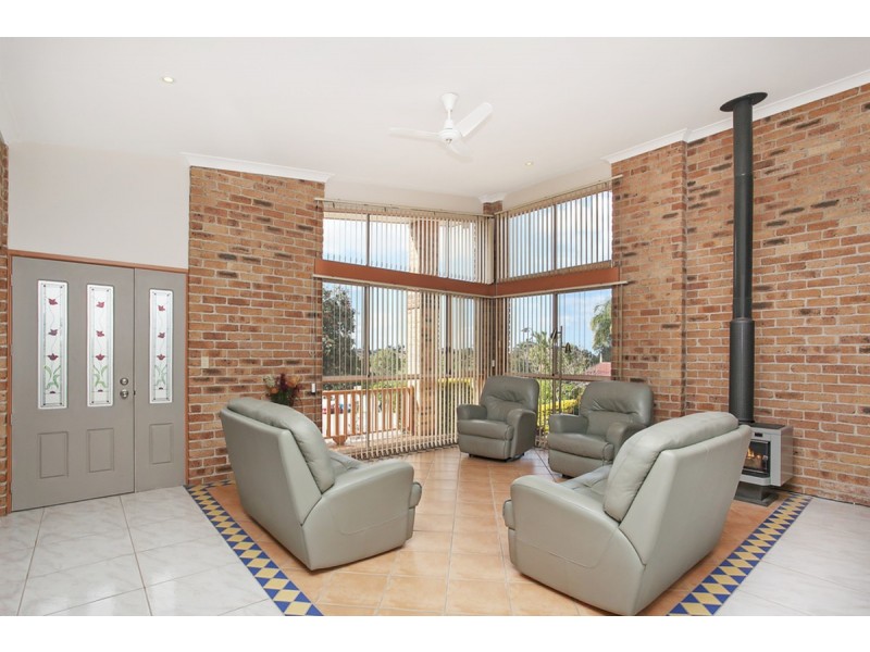 13 Lochinvar Court, Highland Park QLD 4211