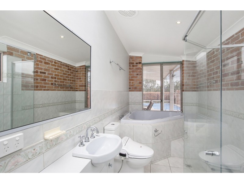 13 Lochinvar Court, Highland Park QLD 4211