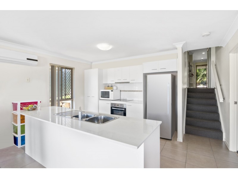 8 Jackaroo Crescent, Gilston QLD 4211