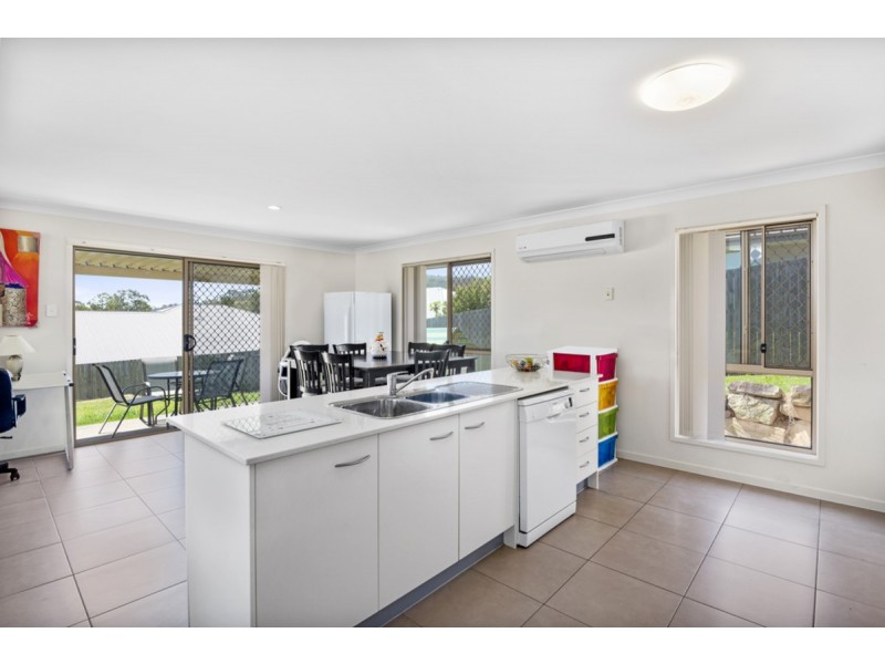 8 Jackaroo Crescent, Gilston QLD 4211