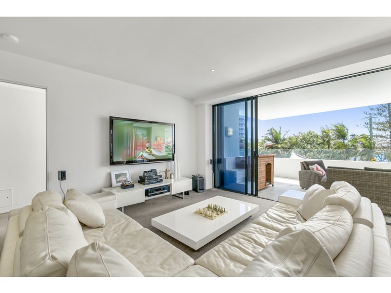 202/230 Marine Parade, Labrador QLD 4215