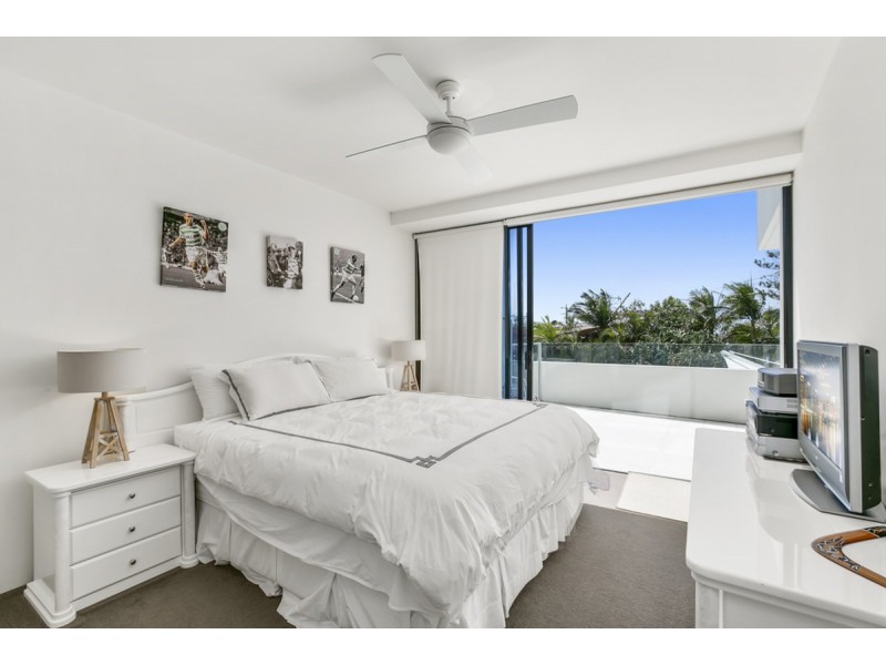 202/230 Marine Parade, Labrador QLD 4215