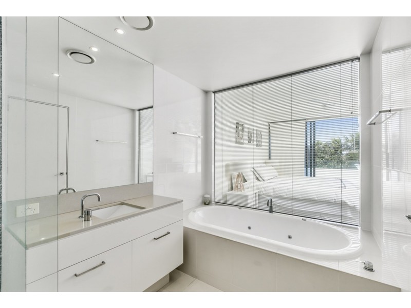 202/230 Marine Parade, Labrador QLD 4215