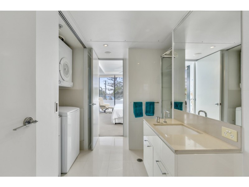 202/230 Marine Parade, Labrador QLD 4215