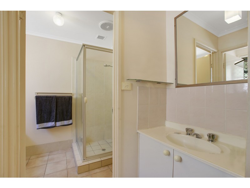 27 Jabiluka Drive, Highland Park QLD 4211