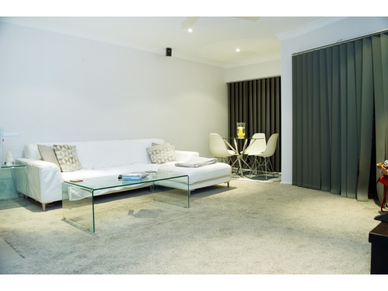 8/1a Mcleod Street, Highland Park QLD 4211