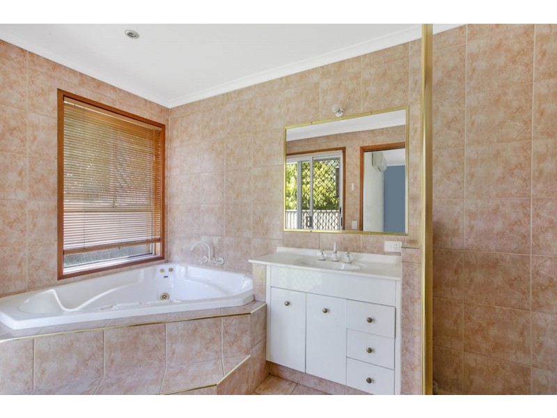 19 Burgundy Court, Highland Park QLD 4211