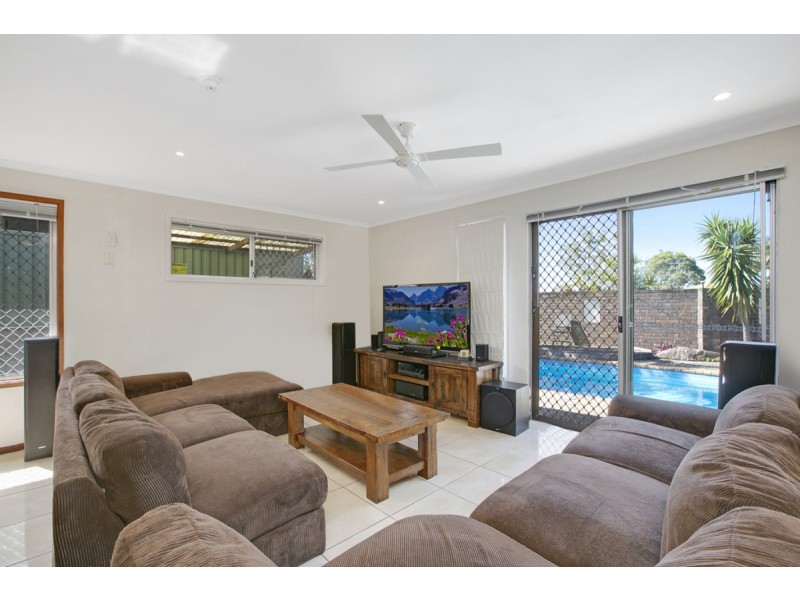 19 Burgundy Court, Highland Park QLD 4211