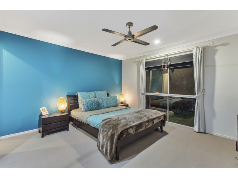 3 Waverley Park Close, Oxenford QLD 4210