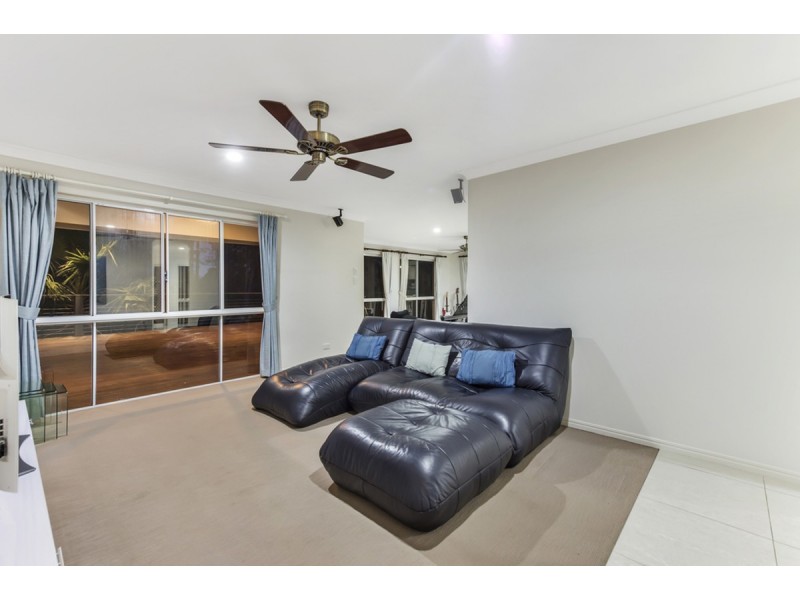 3 Waverley Park Close, Oxenford QLD 4210