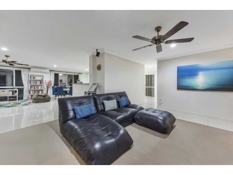 3 Waverley Park Close, Oxenford QLD 4210