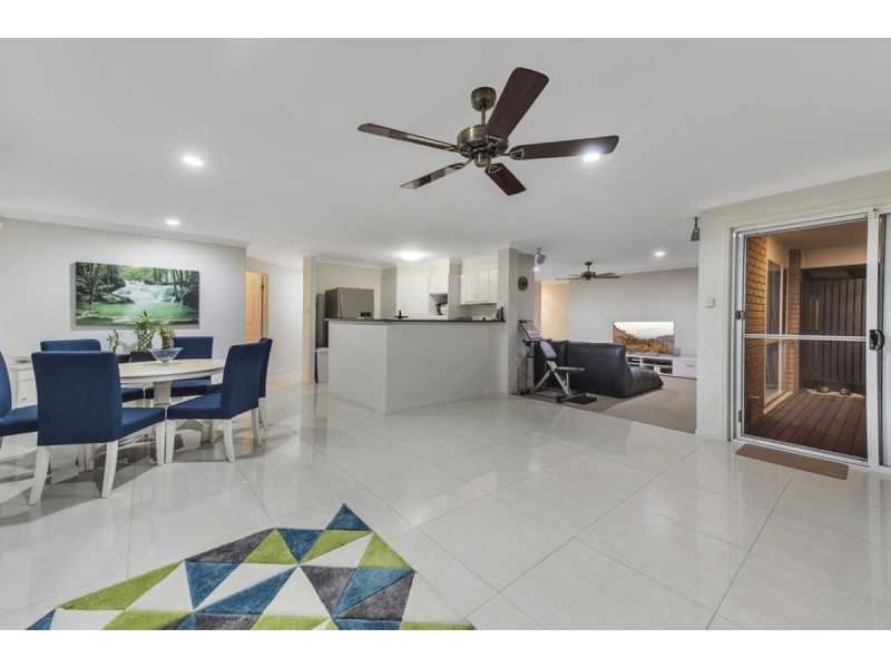 3 Waverley Park Close, Oxenford QLD 4210