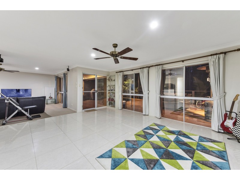 3 Waverley Park Close, Oxenford QLD 4210