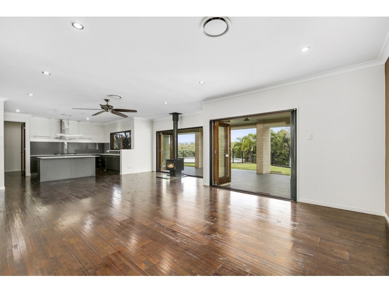 5 Colchester Court, Maudsland QLD 4210