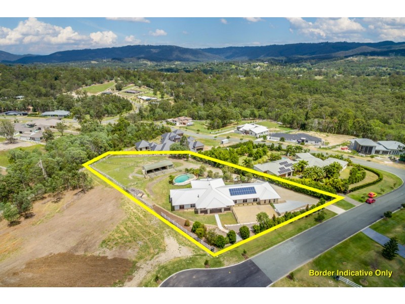 5 Colchester Court, Maudsland QLD 4210