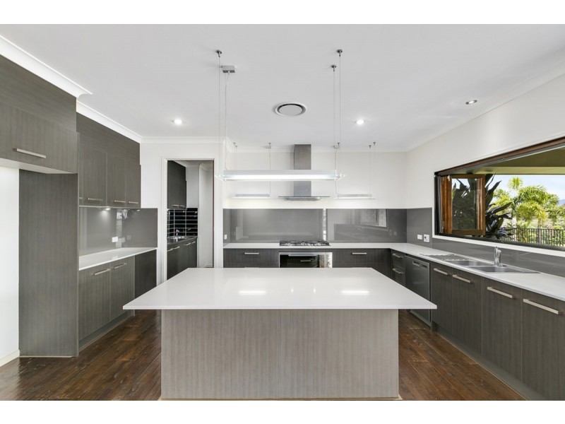 5 Colchester Court, Maudsland QLD 4210