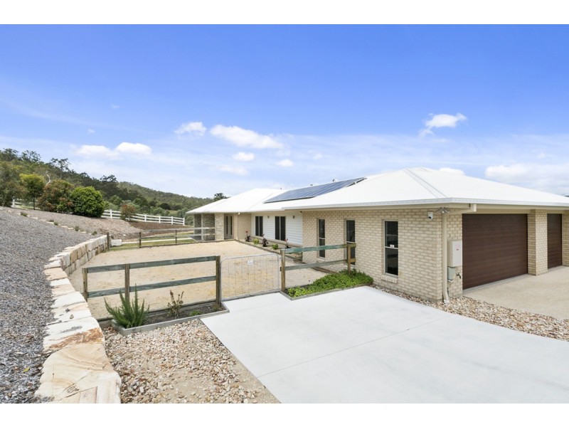 5 Colchester Court, Maudsland QLD 4210