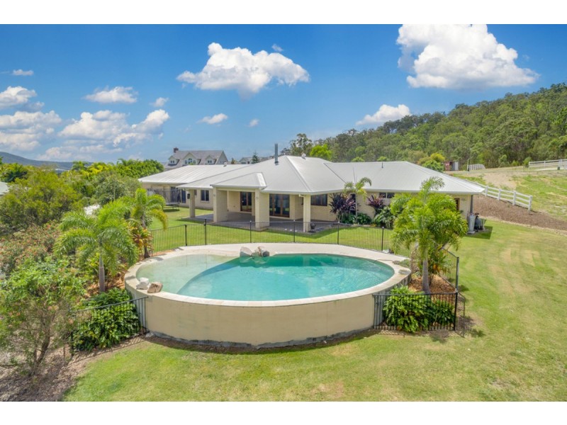 5 Colchester Court, Maudsland QLD 4210