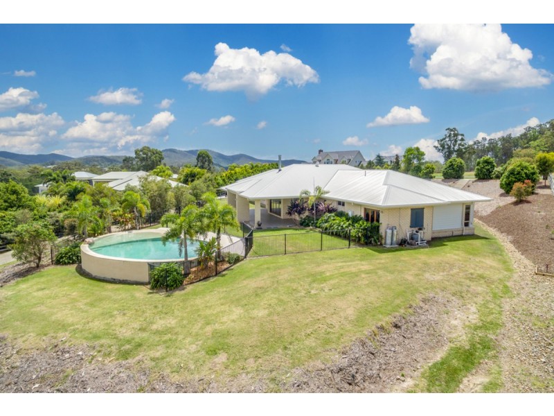 5 Colchester Court, Maudsland QLD 4210