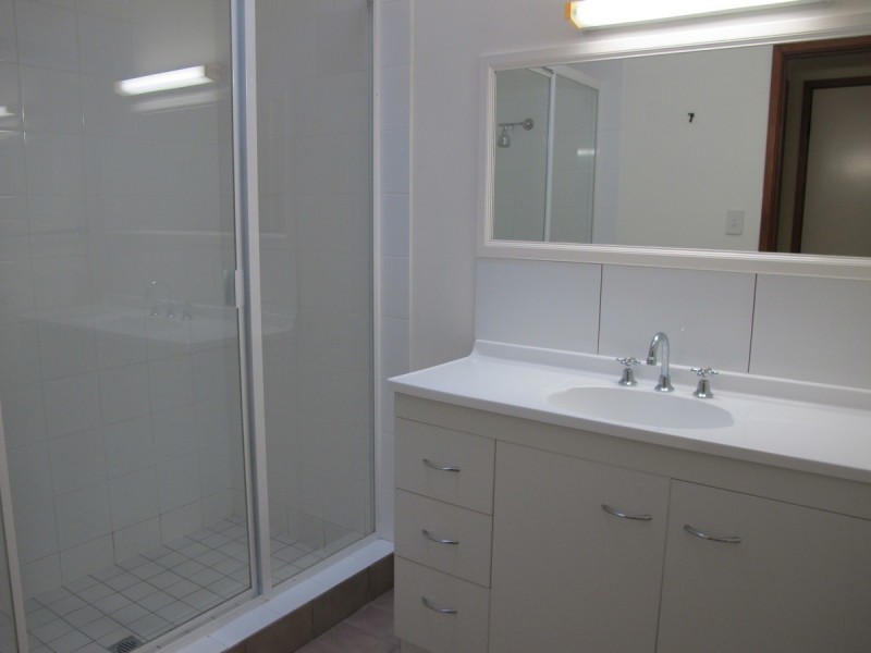 2/28 Martin Street, Nerang QLD 4211