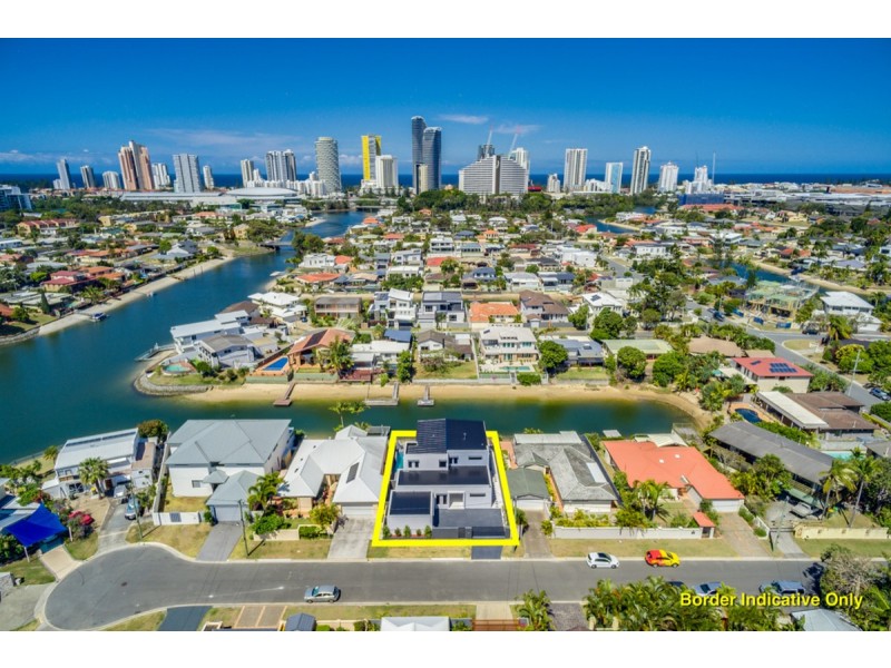 8 Crest View Key, Broadbeach Waters QLD 4218