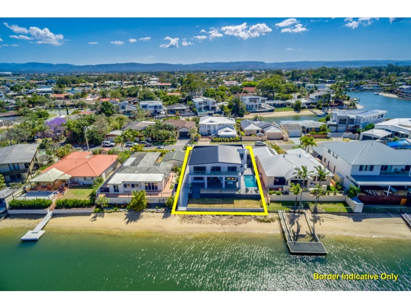 8 Crest View Key, Broadbeach Waters QLD 4218