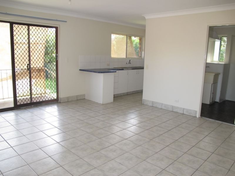 1/6 Tomkins Place, Southport QLD 4215