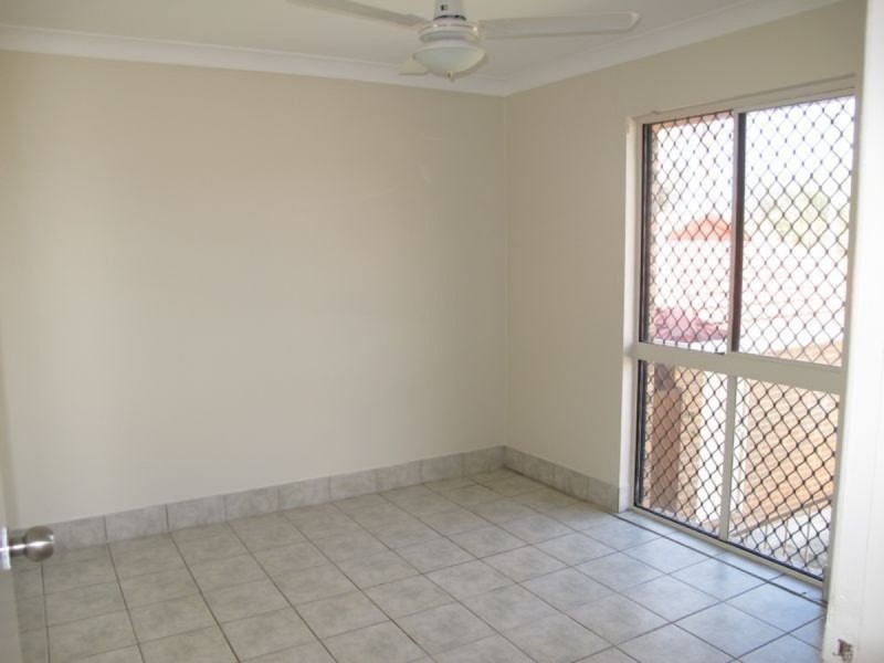 1/6 Tomkins Place, Southport QLD 4215