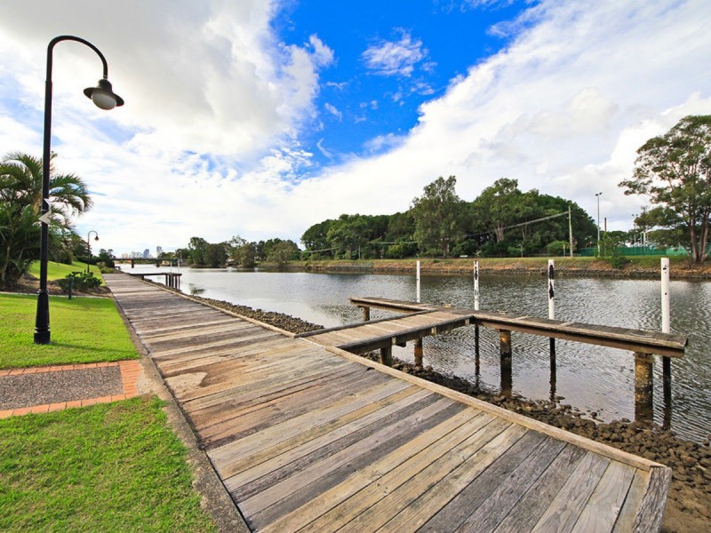 203/215 Cottesloe Drive, Mermaid Waters QLD 4218