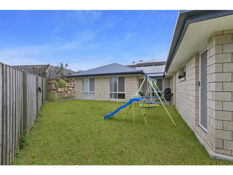 39 Barradeen Circuit, Pacific Pines QLD 4211