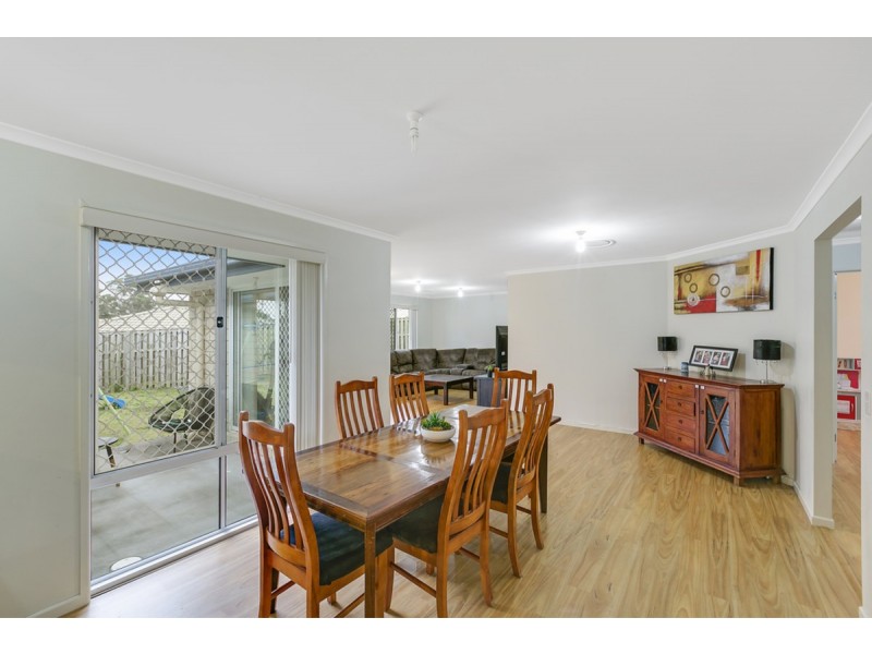 39 Barradeen Circuit, Pacific Pines QLD 4211
