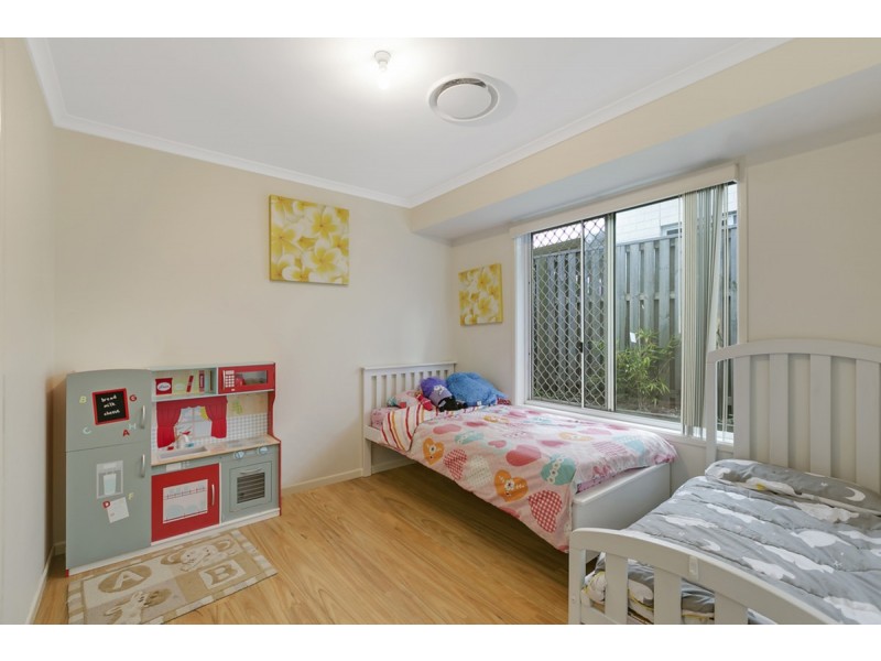 39 Barradeen Circuit, Pacific Pines QLD 4211