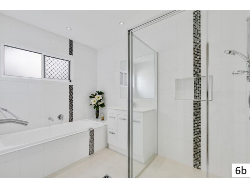 6 Mullingar Place, Carrara QLD 4211