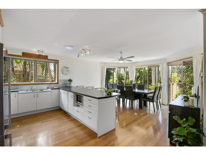 27 Carpenter Court, Worongary QLD 4213