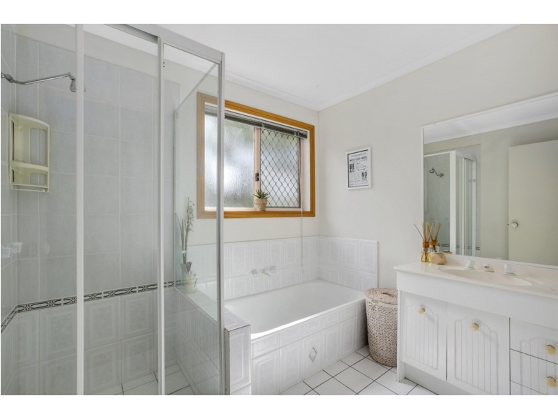 27 Carpenter Court, Worongary QLD 4213