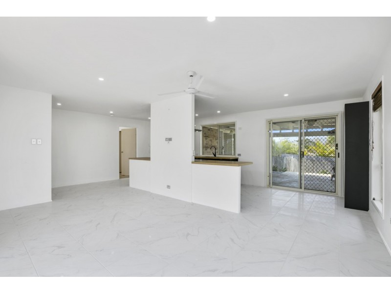 27 Crusader Way, Nerang QLD 4211