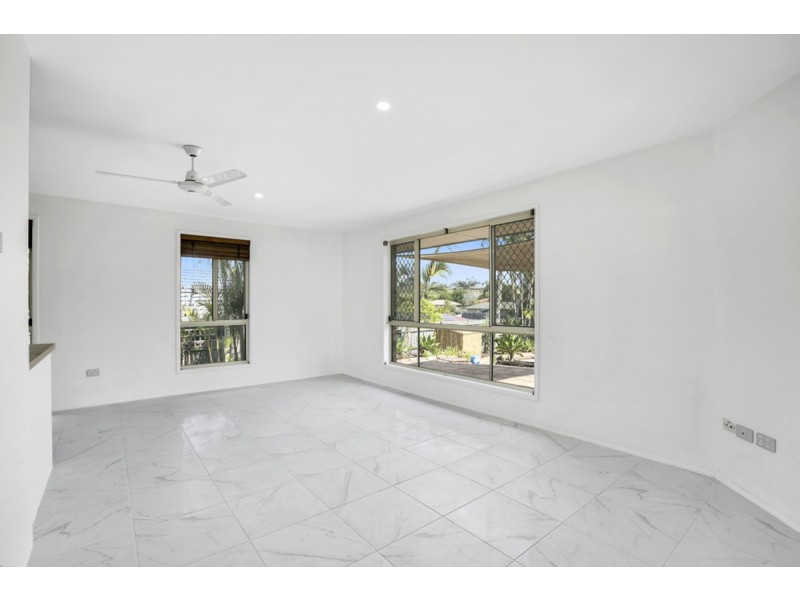 27 Crusader Way, Nerang QLD 4211